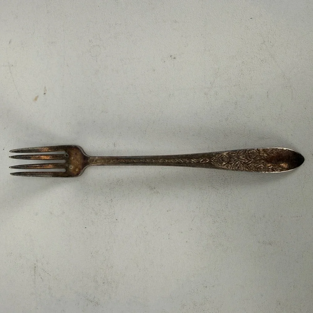 1937 National Silver Co. A1 Rose and Leaf Pattern Silverplate Fork